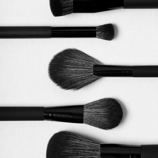 Comment laver des pinceaux maquillage et pourquoi?